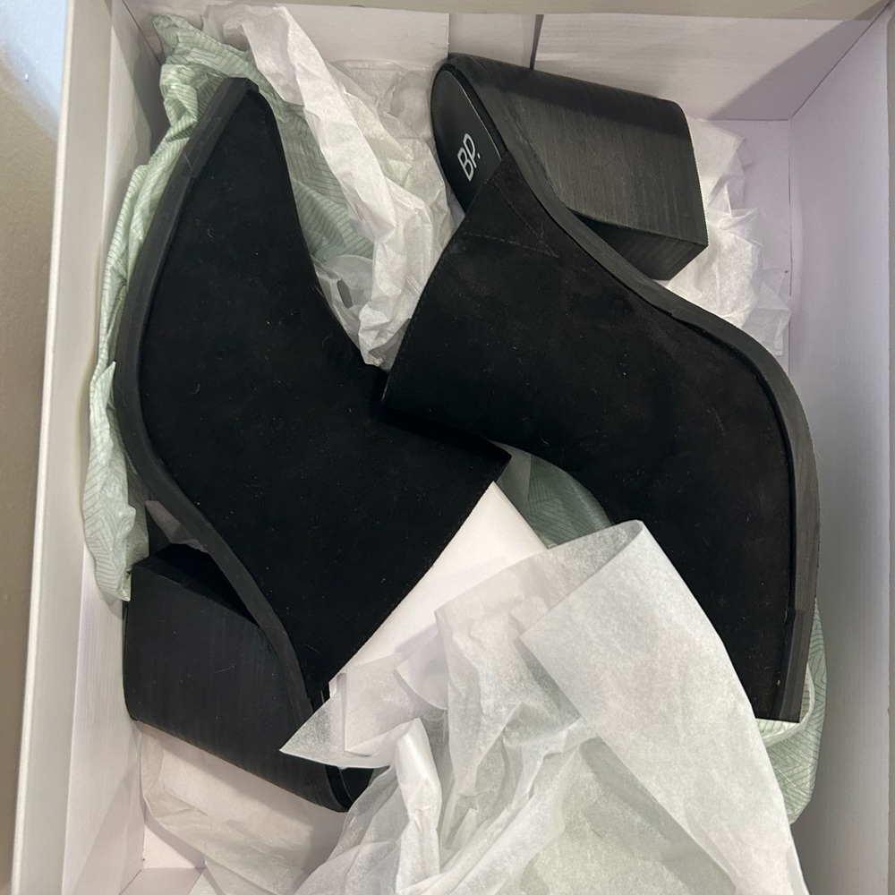 NWT BP Black Mules